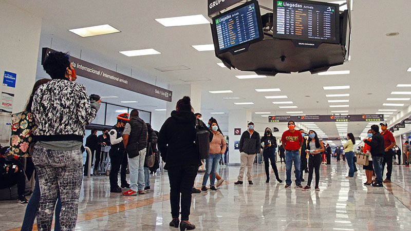 México logra primer superávit en balanza de servicios con EU